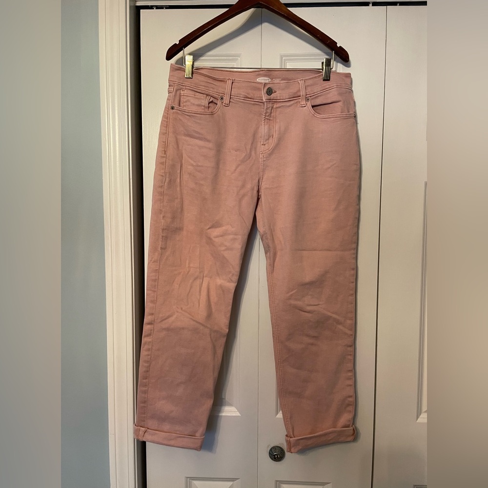 Old Navy Women's Boyfriend Ankle Jeans in Soft Pink